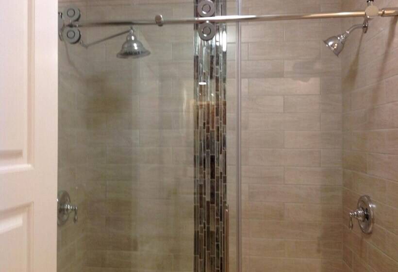 Strictly Moose Luxury Vacation Suites