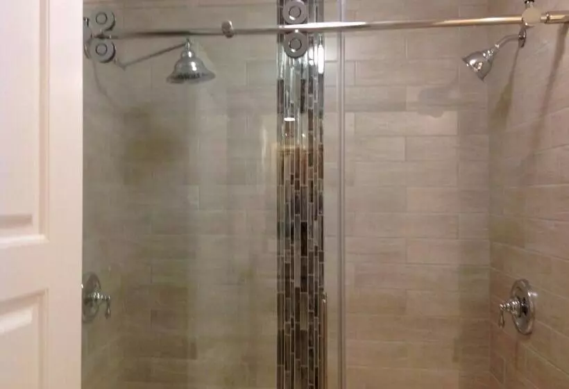 Strictly Moose Luxury Vacation Suites