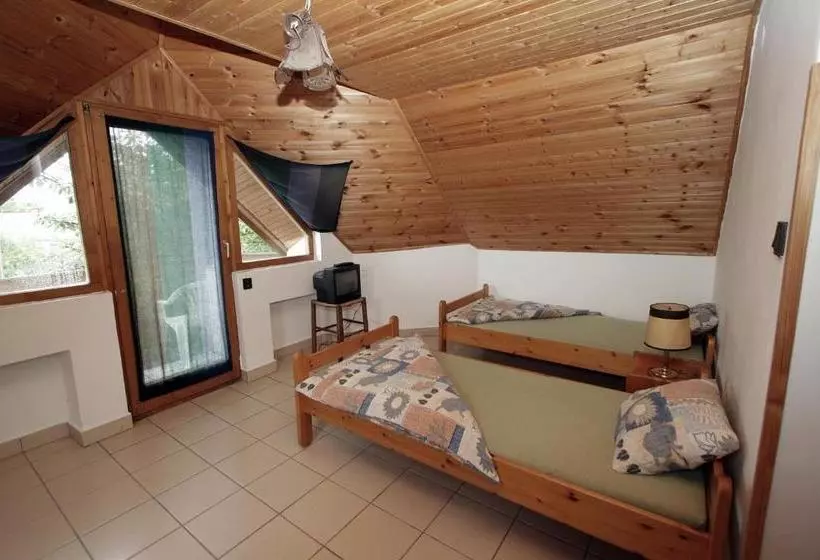 Vöröskő Apartmanház