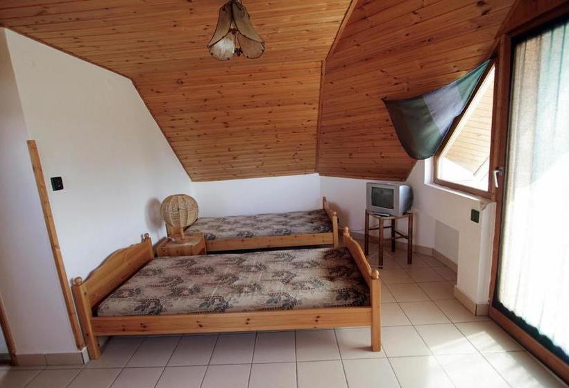 Vöröskő Apartmanház