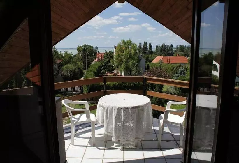 Vöröskő Apartmanház