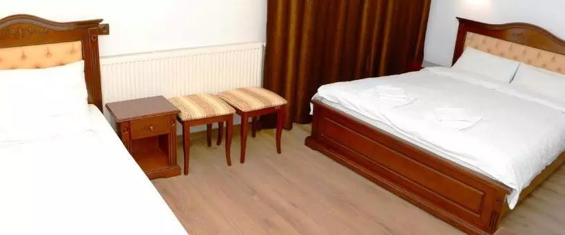 هاستل Hanu Lui Gica Spa