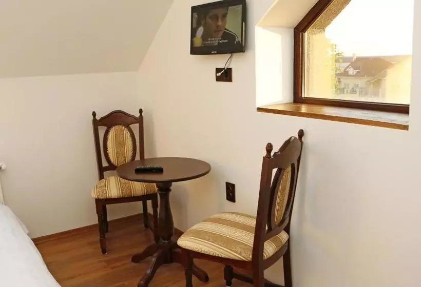 هاستل Hanu Lui Gica Spa