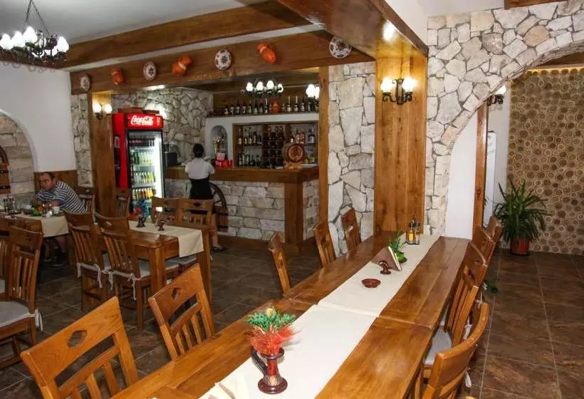 هاستل Hanu Lui Gica Spa