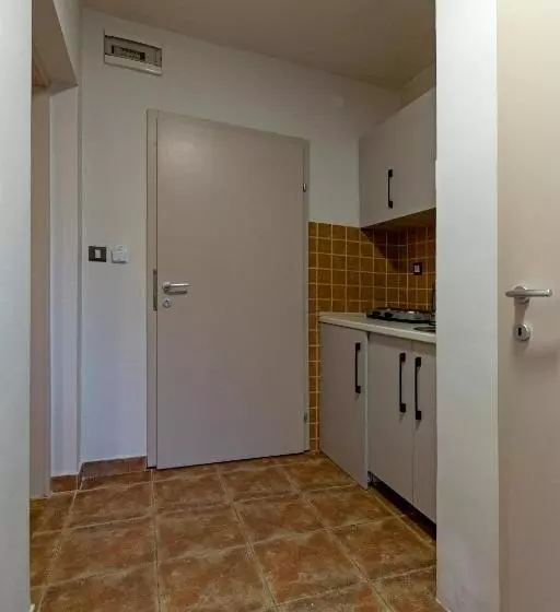 پانسیون Bitrak Guest House