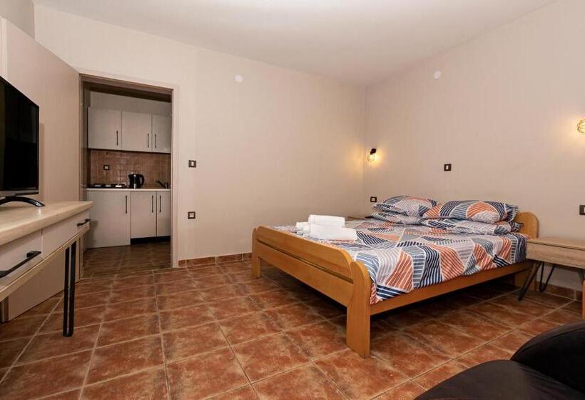 Pension (Hôtel basse catégorie) Bitrak Guest House