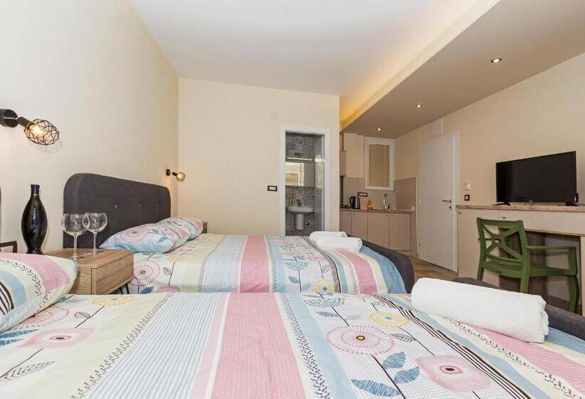 Pension (Hôtel basse catégorie) Bitrak Guest House