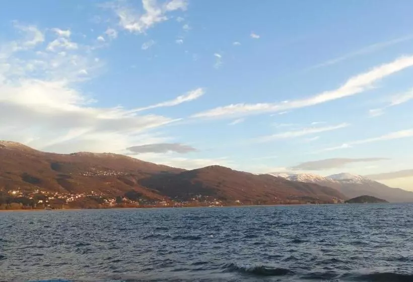 پانسیون Bitrak Guest House