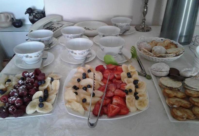 بنسيون Hostal Renoir