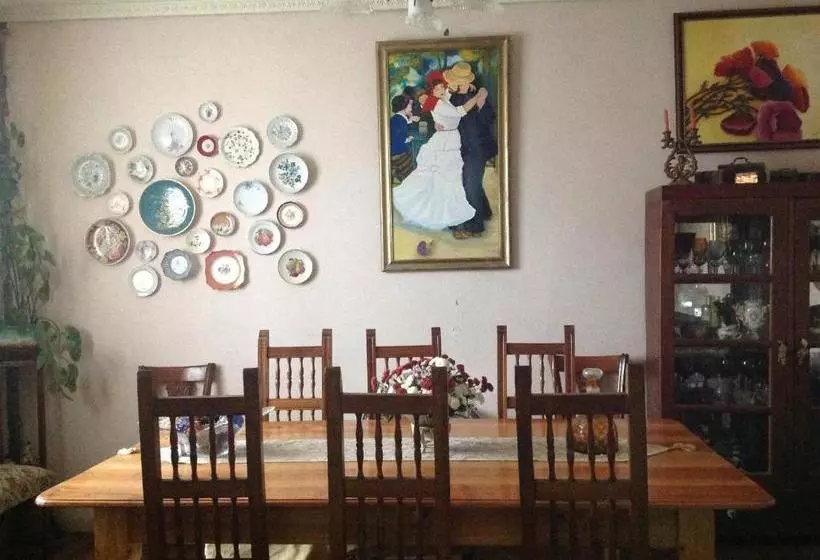 Majatalo Hostal Renoir