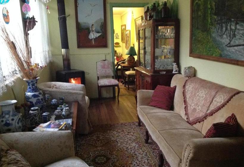 بنسيون Hostal Renoir