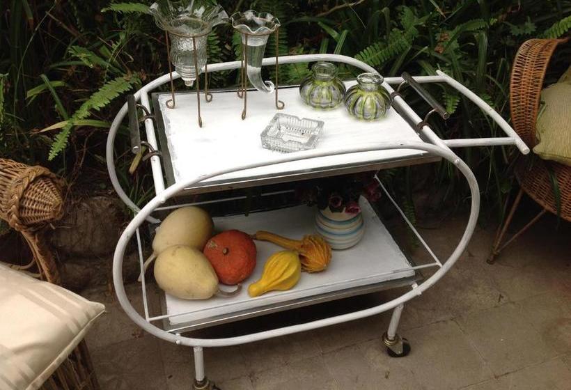 بنسيون Hostal Renoir