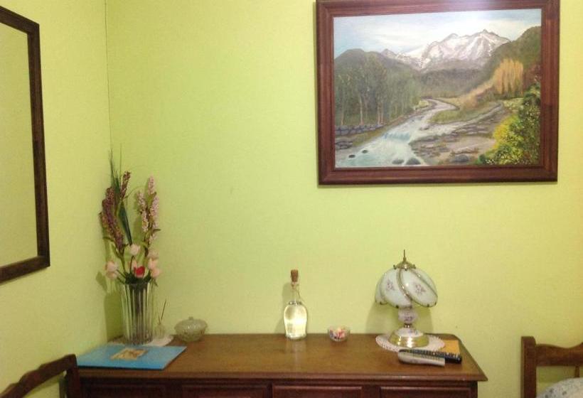 بنسيون Hostal Renoir