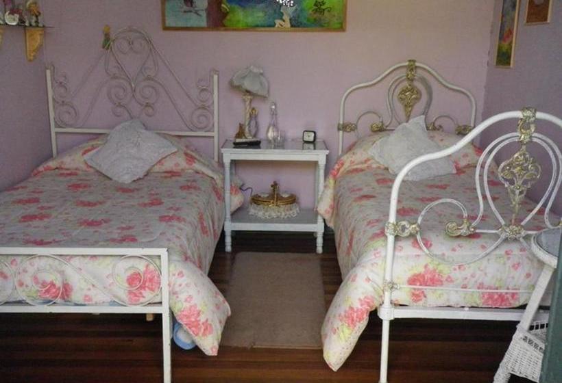بنسيون Hostal Renoir
