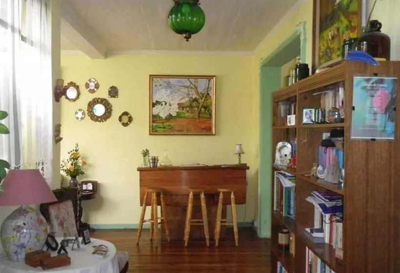 Majatalo Hostal Renoir