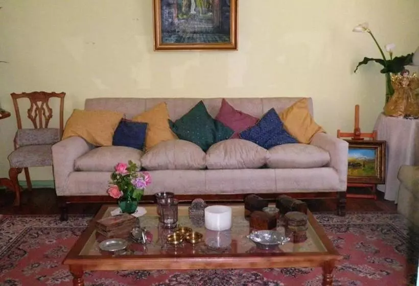 Majatalo Hostal Renoir