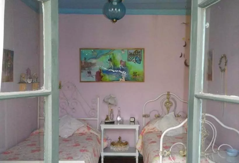 Majatalo Hostal Renoir