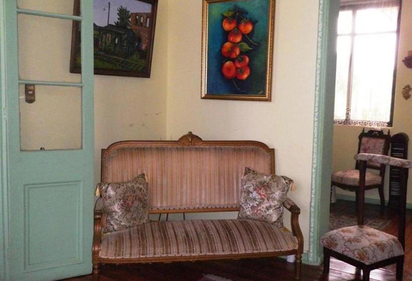 بنسيون Hostal Renoir