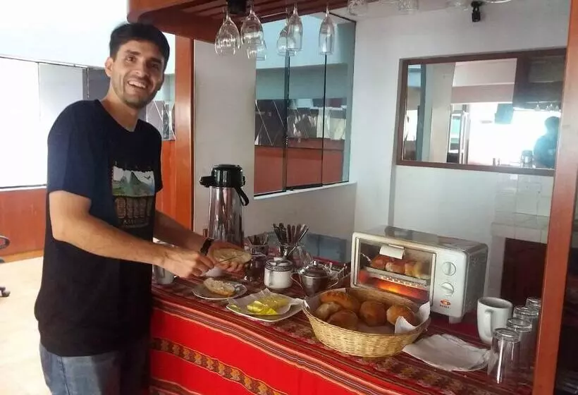 پانسیون La Posada Del Rey   Lima Airport Hostel