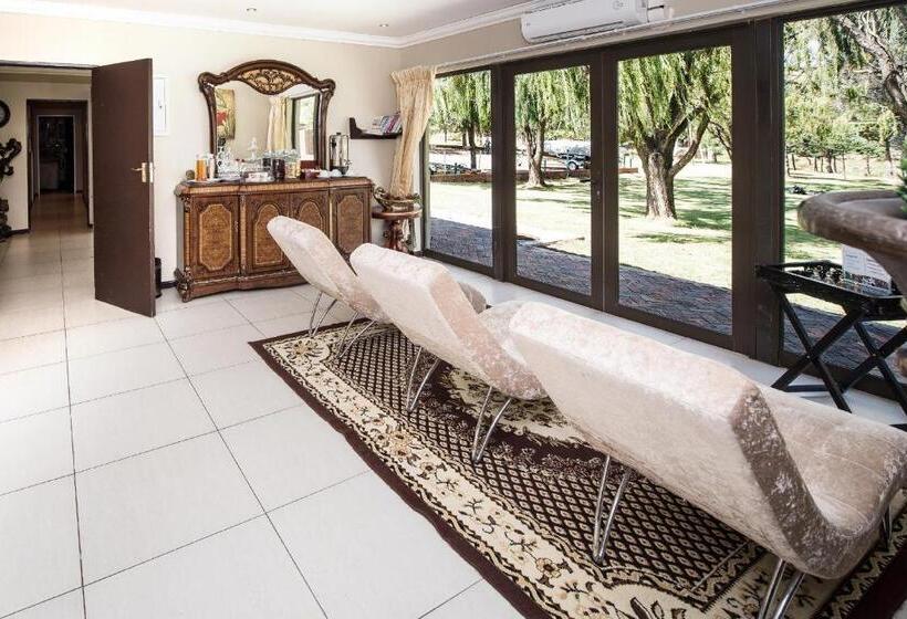 리조트 First Group Qwantani