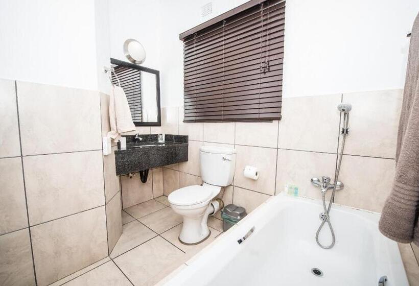 리조트 First Group Qwantani