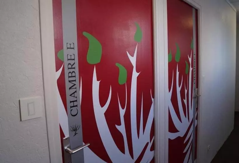 Hotelli A L'Orée De La Forêt