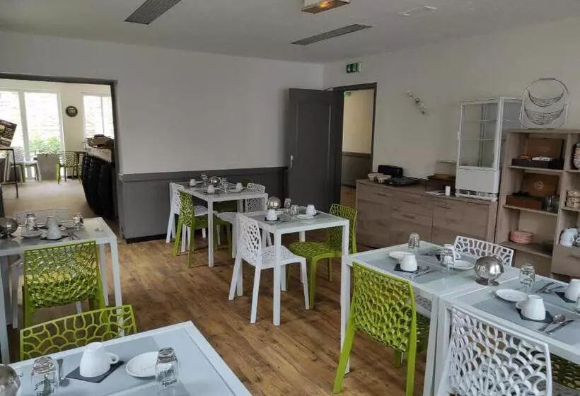 Hotelli A L'Orée De La Forêt