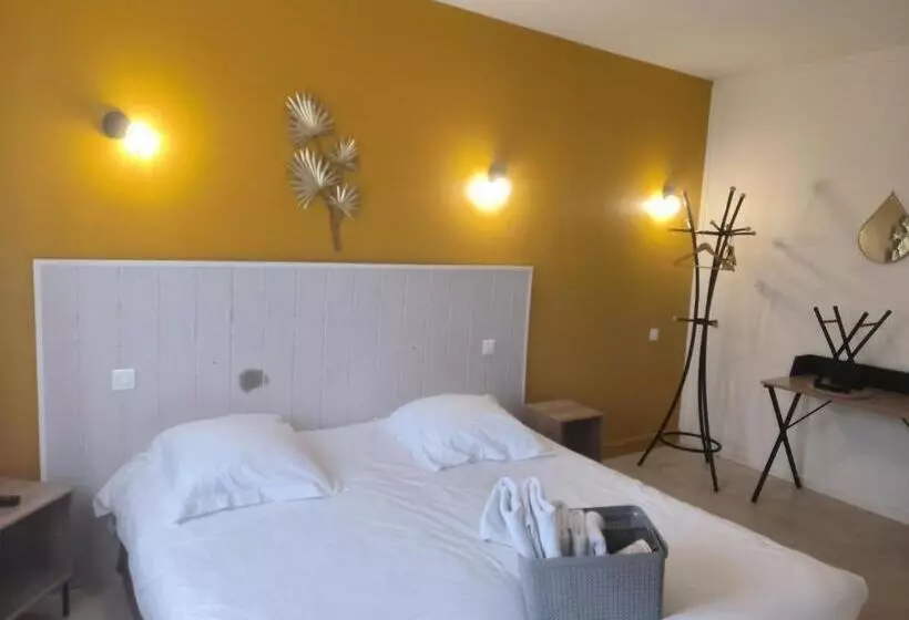 Hotelli A L'Orée De La Forêt