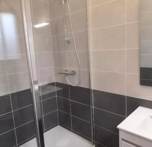 Hotelli A L'Orée De La Forêt