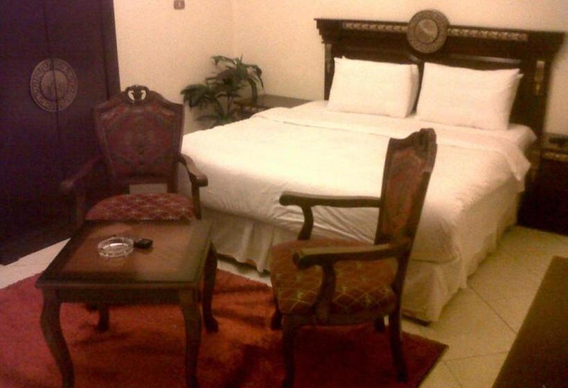 شقق الأول للإيجار الشهري