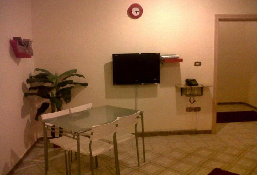 شقق الأول للإيجار الشهري