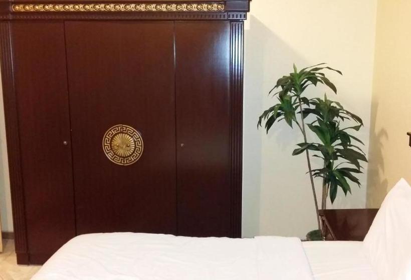 شقق الأول للإيجار الشهري