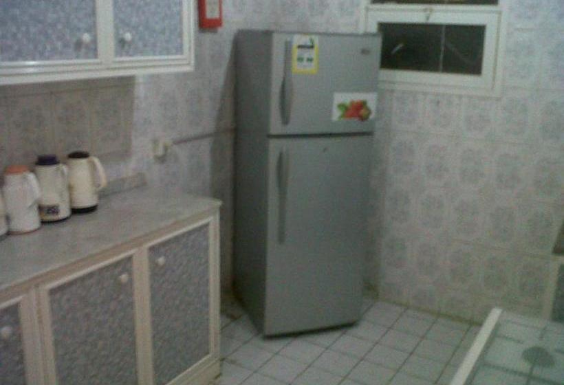 شقق الأول للإيجار الشهري