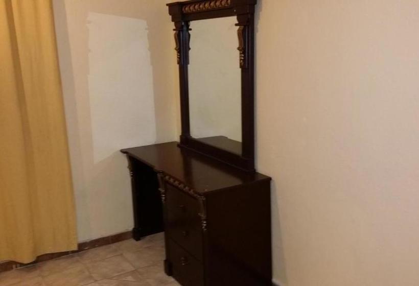 شقق الأول للإيجار الشهري