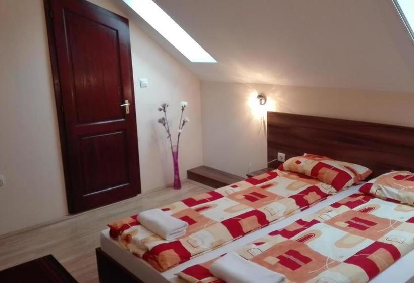 Пансион Csipkeház Apartman