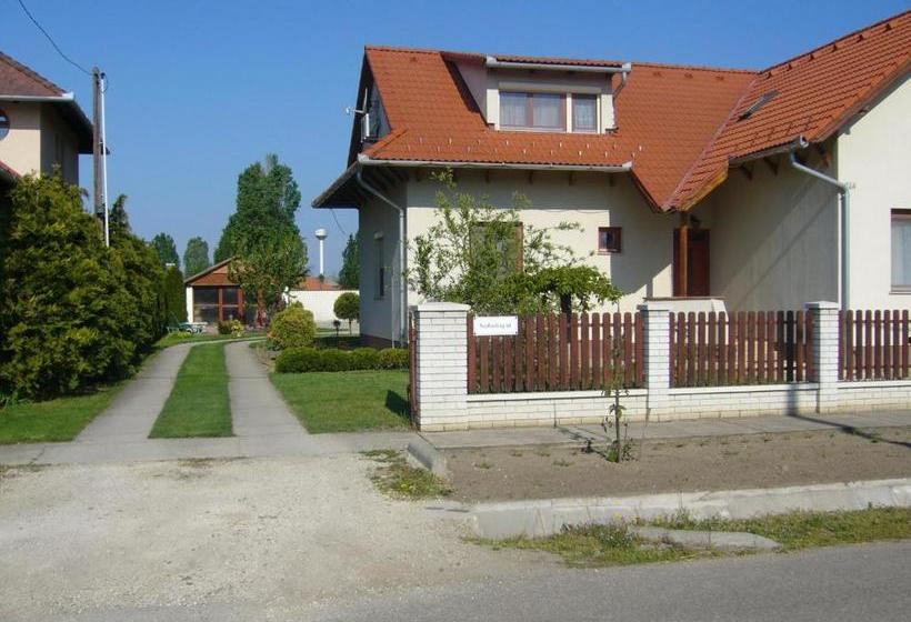 Пансион Csipkeház Apartman