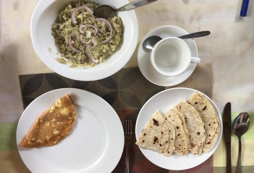 پانسیون Island Host