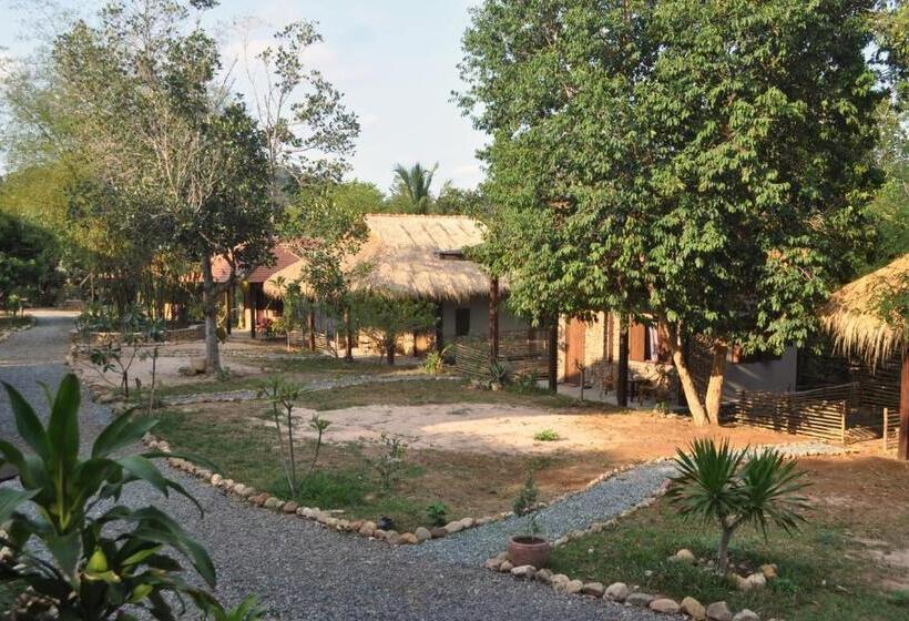 بنسيون Khmer Hands