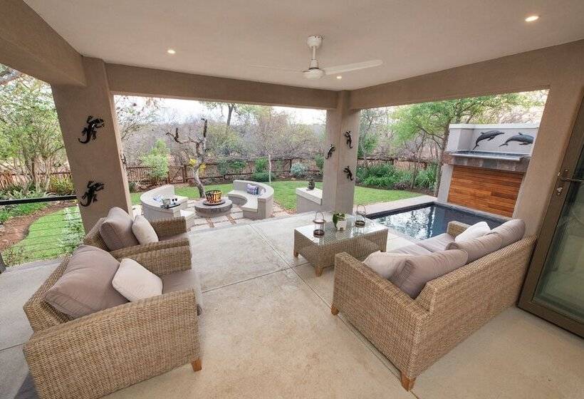 פנסיון Nyaleti Lodge