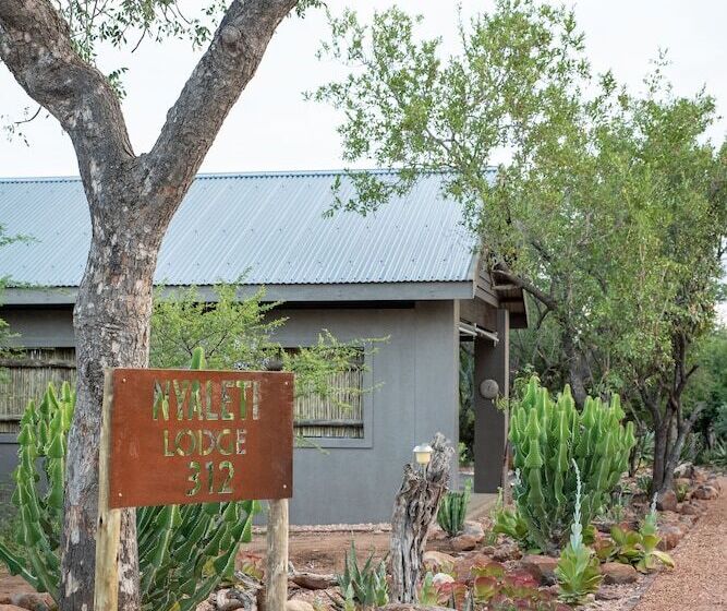 פנסיון Nyaleti Lodge