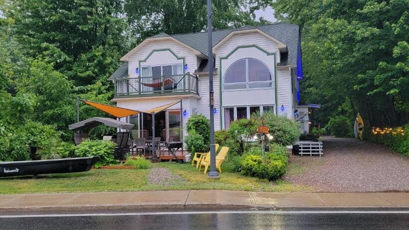Kokomo Inn Bed And Breakfast Ottawa Gatineau S Only Tropical Riverfront B&b On The National Capital