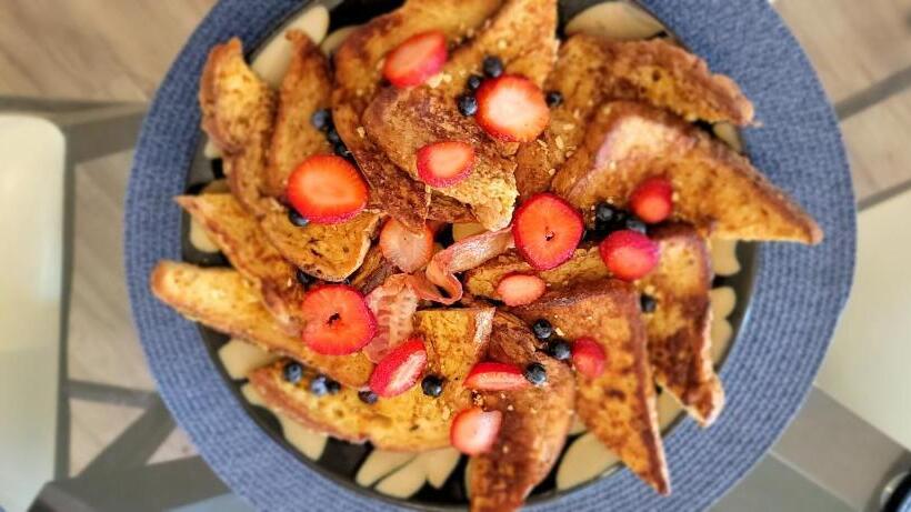 Kokomo Inn Bed And Breakfast Ottawa Gatineau S Only Tropical Riverfront B&b On The National Capital