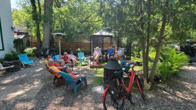 Kokomo Inn Bed And Breakfast Ottawa Gatineau S Only Tropical Riverfront B&b On The National Capital