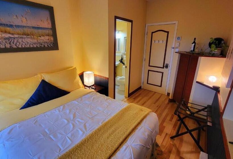 Kokomo Inn Bed And Breakfast Ottawa Gatineau S Only Tropical Riverfront B&b On The National Capital