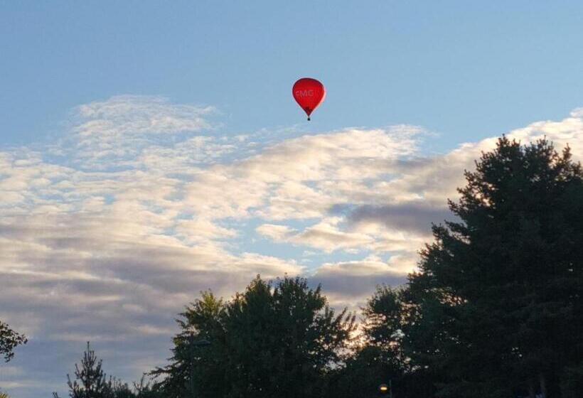 Kokomo Inn Bed And Breakfast Ottawa Gatineau S Only Tropical Riverfront B&b On The National Capital
