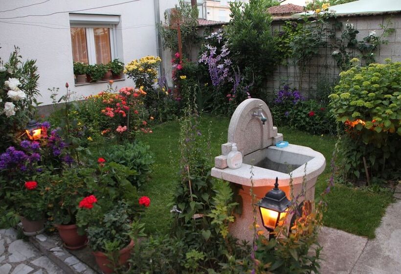 پانسیون Bogdanoski Studios & Guest Rooms