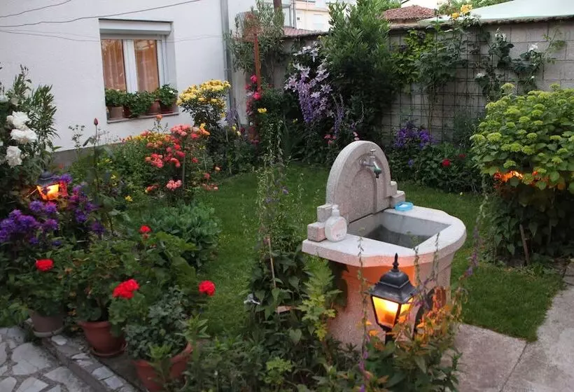 پانسیون Bogdanoski Studios & Guest Rooms