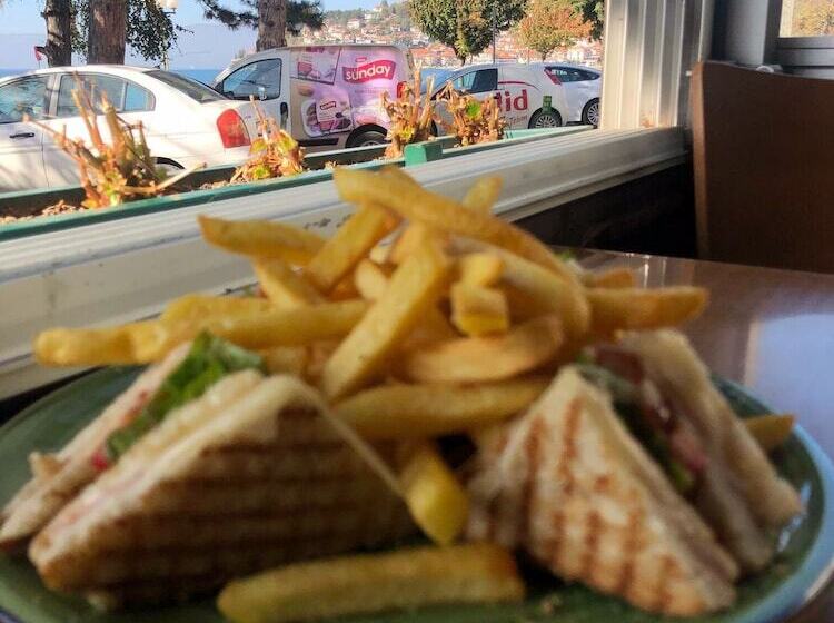 پانسیون Bogdanoski Studios & Guest Rooms