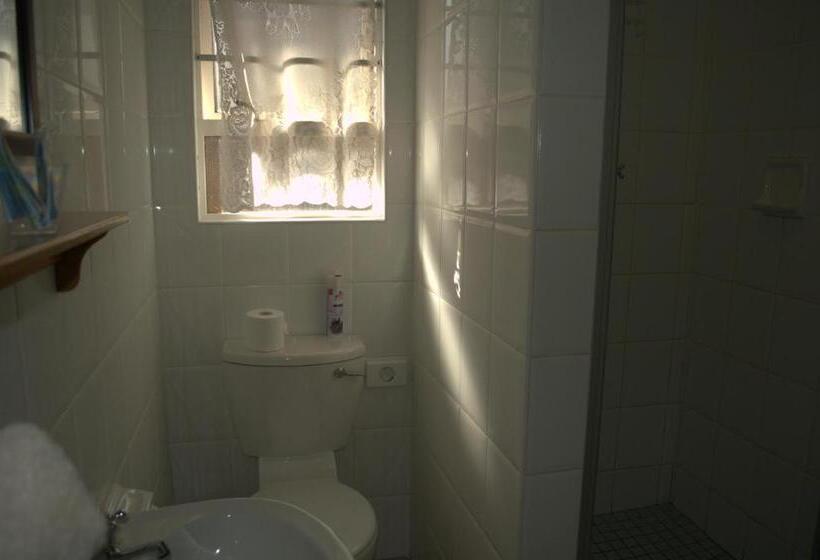 Pension Crowned Crane