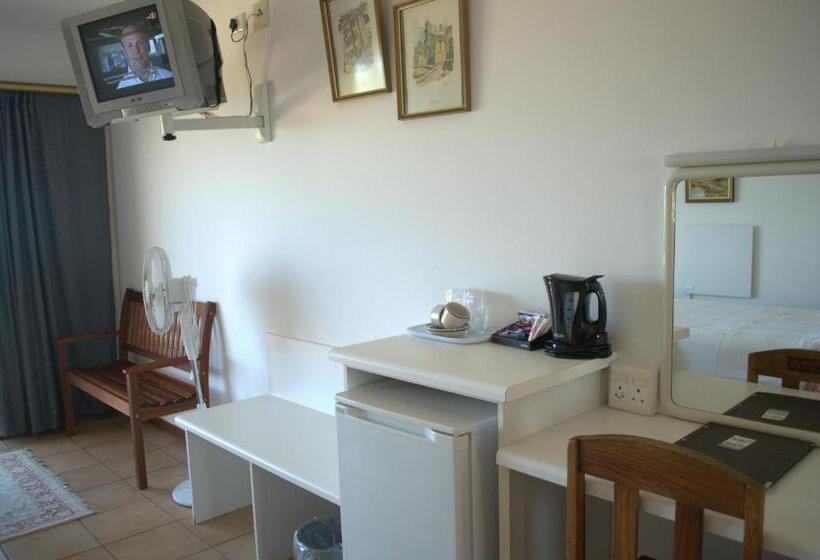 Pension Crowned Crane